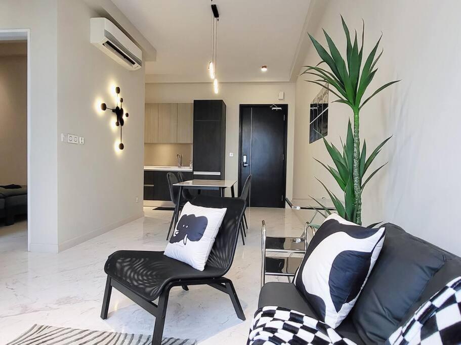 Rare Find Sky Infinity Pool 4 Pax, 2 Apartment *